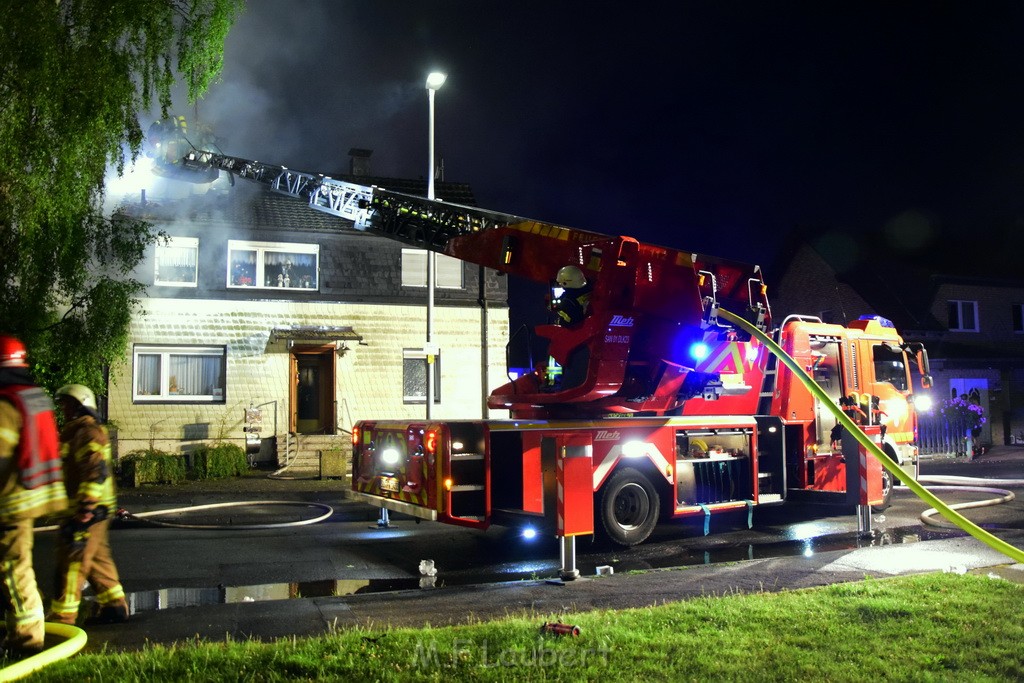 Grossfeuer Einfamilienhaus Siegburg Muehlengrabenstr P0042.JPG - Miklos Laubert